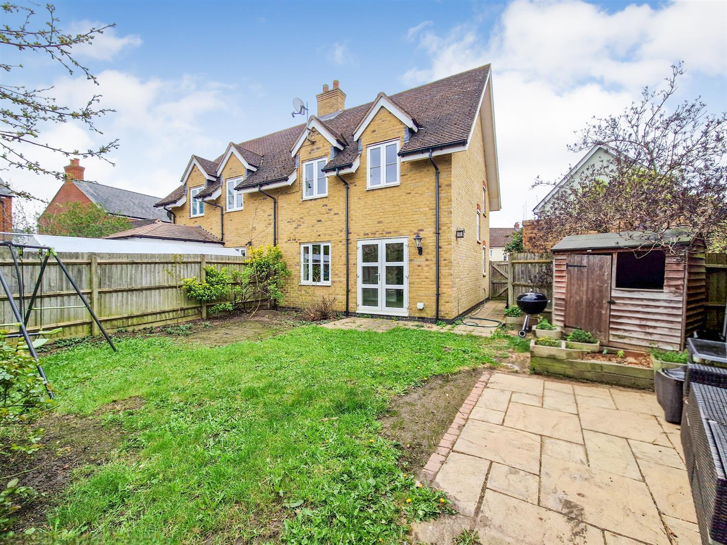 3 bed property in Woden Gardens, Bedford